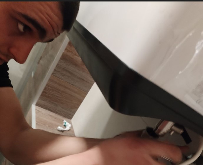 U bojleru ima jako malo tople vode